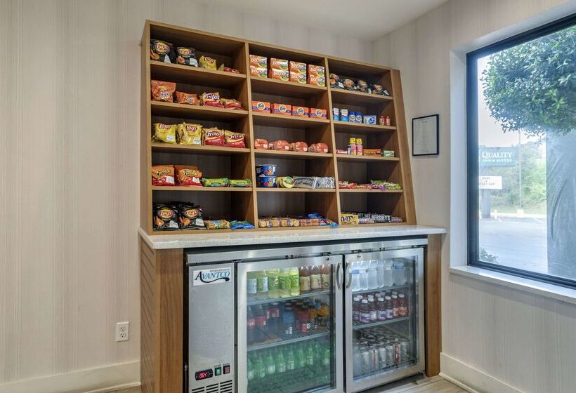 هتل Quality Inn & Suites