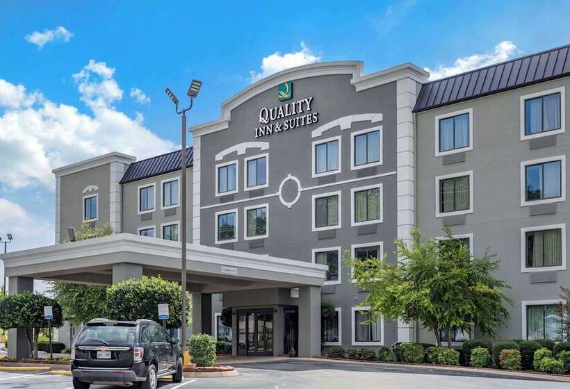 هتل Quality Inn & Suites