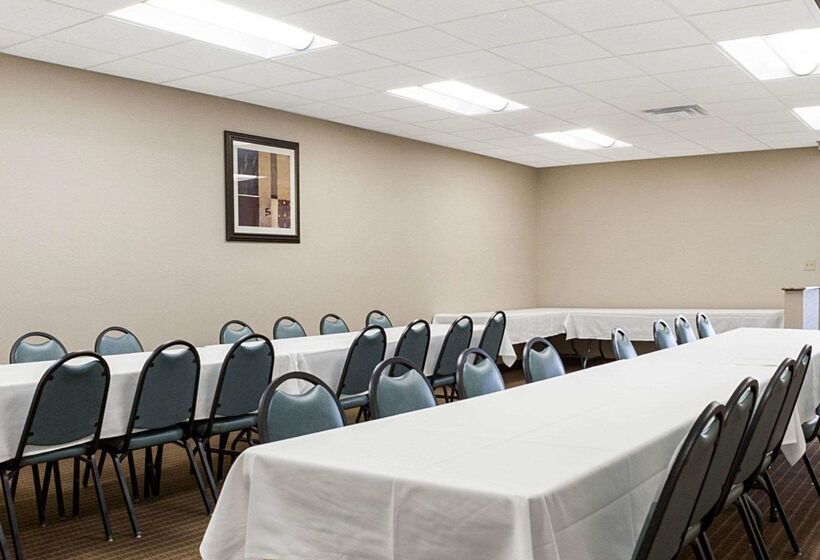 فندق Baymont By Wyndham Jamestown Conference Center & Water Park