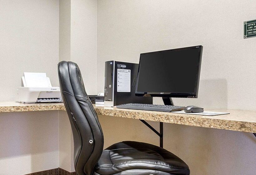 فندق Baymont By Wyndham Jamestown Conference Center & Water Park