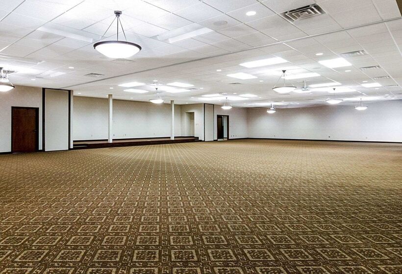 فندق Baymont By Wyndham Jamestown Conference Center & Water Park