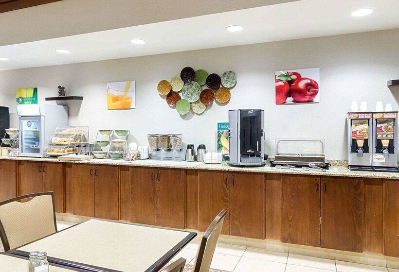 فندق Baymont By Wyndham Jamestown Conference Center & Water Park