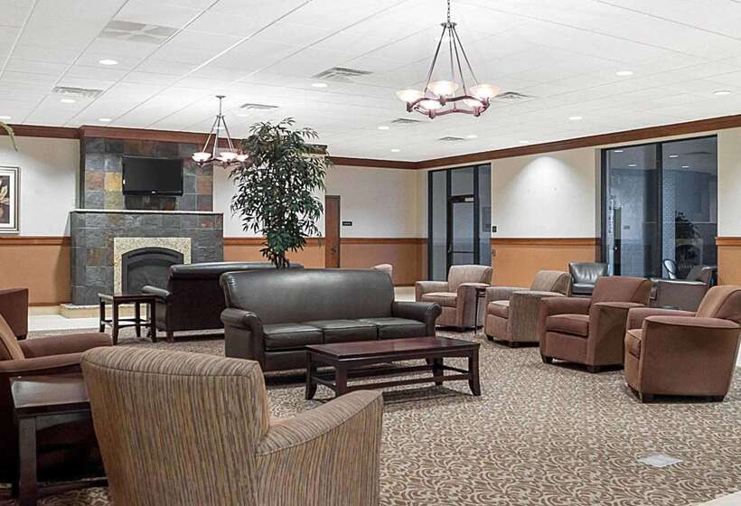 فندق Baymont By Wyndham Jamestown Conference Center & Water Park