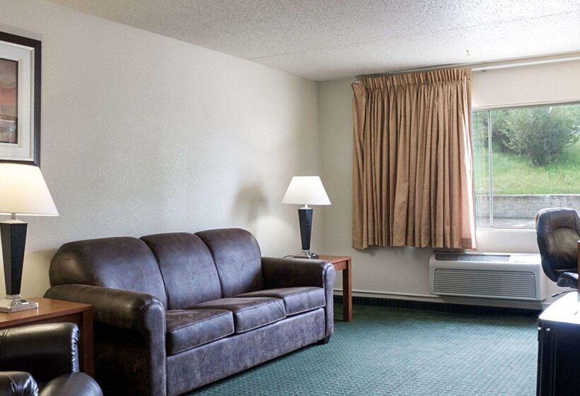 فندق Baymont By Wyndham Jamestown Conference Center & Water Park