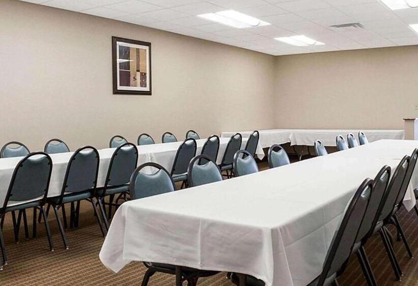 فندق Baymont By Wyndham Jamestown Conference Center & Water Park