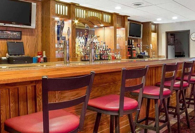 فندق Baymont By Wyndham Jamestown Conference Center & Water Park