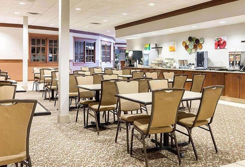 فندق Baymont By Wyndham Jamestown Conference Center & Water Park