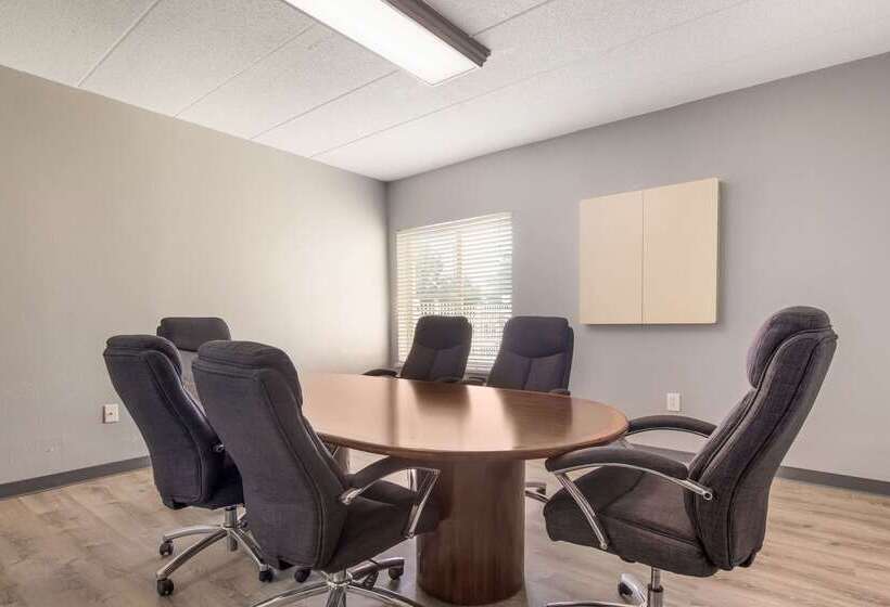 ホテル Quality Inn & Suites Cvg Airport