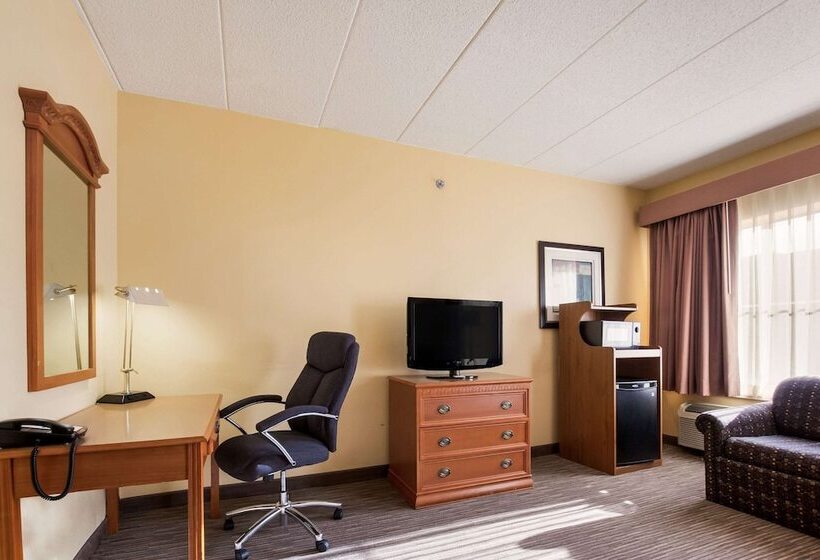 هتل Quality Inn & Suites Cvg Airport