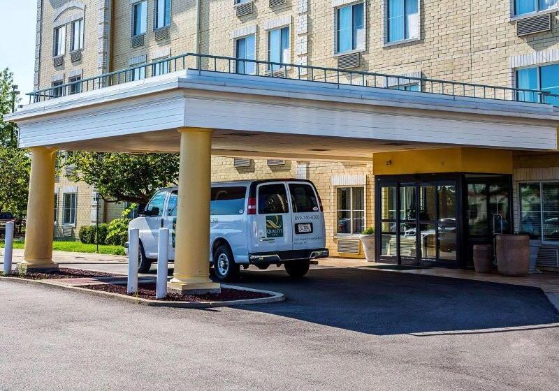 ホテル Quality Inn & Suites Cvg Airport