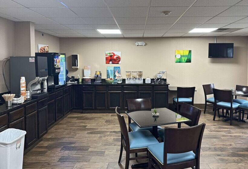 Отель Quality Inn & Suites Exmore