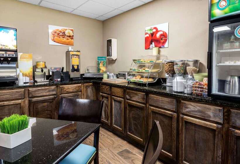 Отель Quality Inn & Suites Exmore