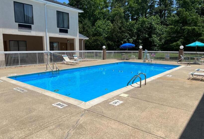 Отель Quality Inn & Suites Exmore