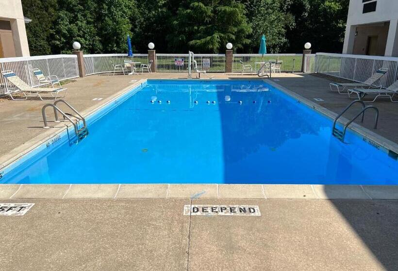 Отель Quality Inn & Suites Exmore