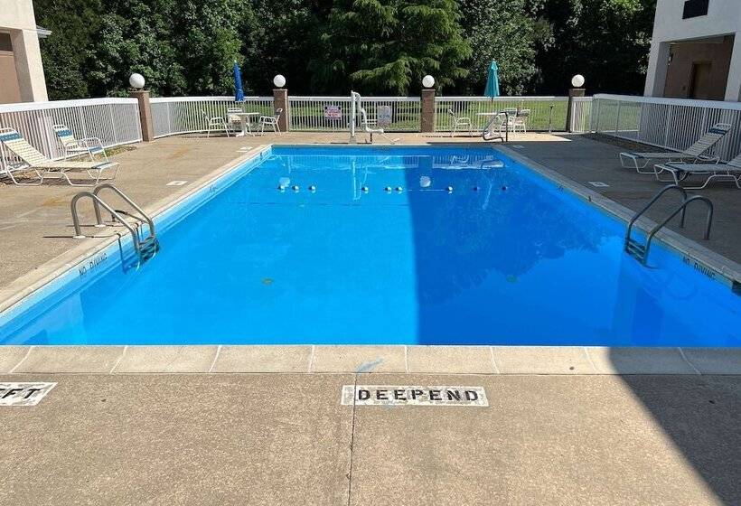 Отель Quality Inn & Suites Exmore