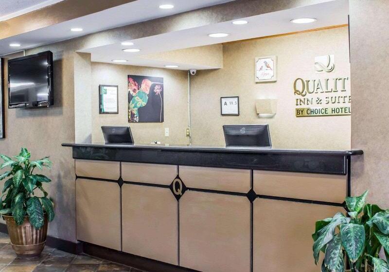 فندق Rodeway Inn & Suites