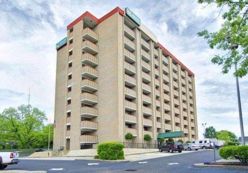 فندق Rodeway Inn & Suites