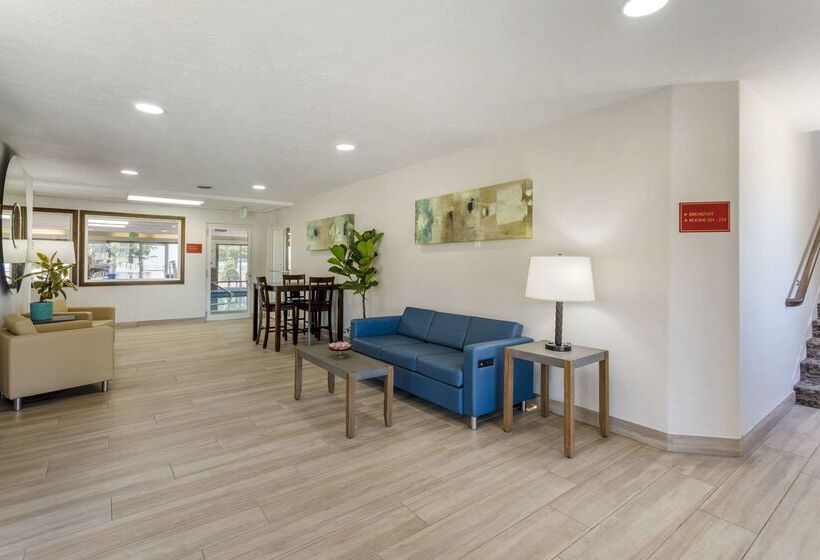 هتل Quality Inn & Suites Fillmore I15