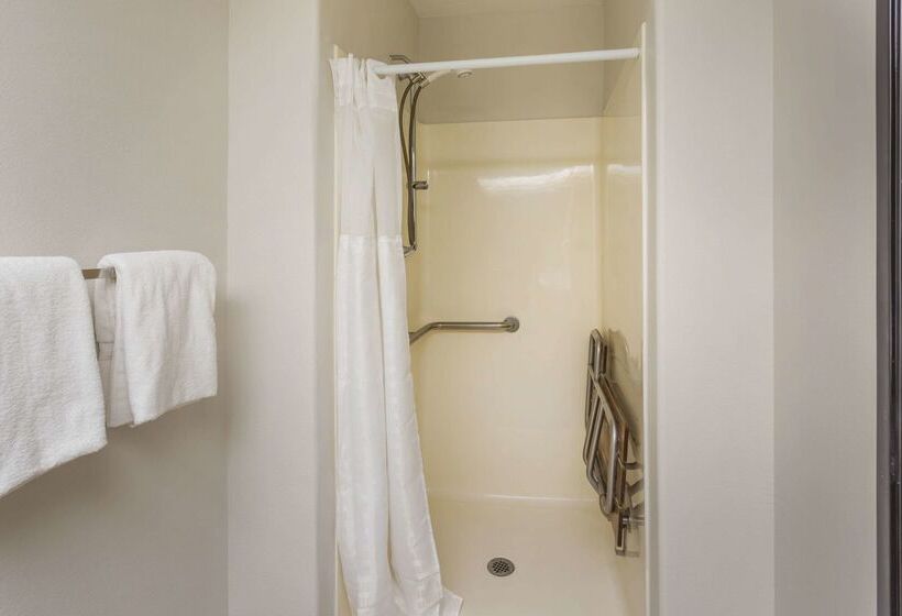 هتل Quality Inn & Suites Fillmore I15