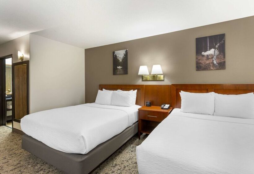هتل Quality Inn & Suites Fillmore I15