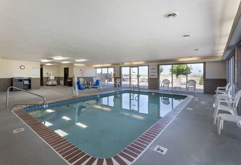 هتل Quality Inn & Suites Fillmore I15