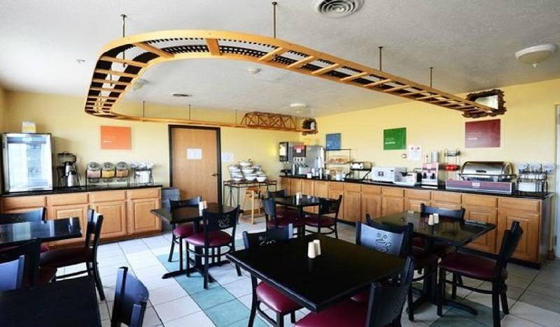 هتل Quality Inn & Suites Fillmore I15