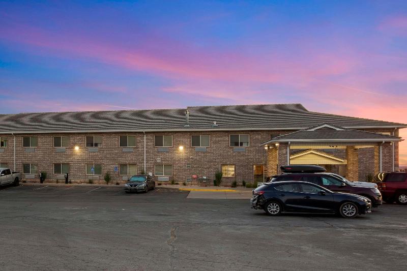 هتل Quality Inn & Suites Fillmore I15