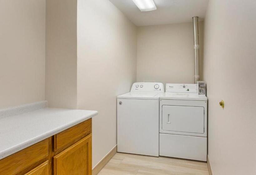 هتل Quality Inn & Suites Fillmore I15