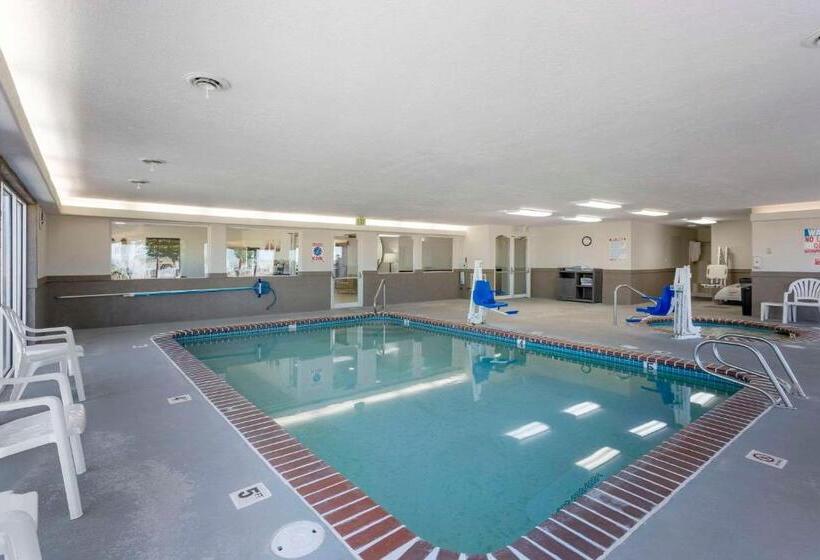 هتل Quality Inn & Suites Fillmore I15