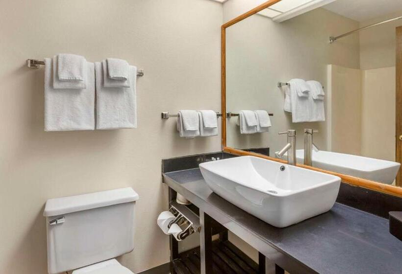 هتل Quality Inn & Suites Fillmore I15