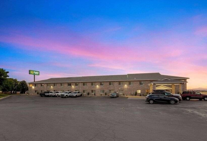 هتل Quality Inn & Suites Fillmore I15