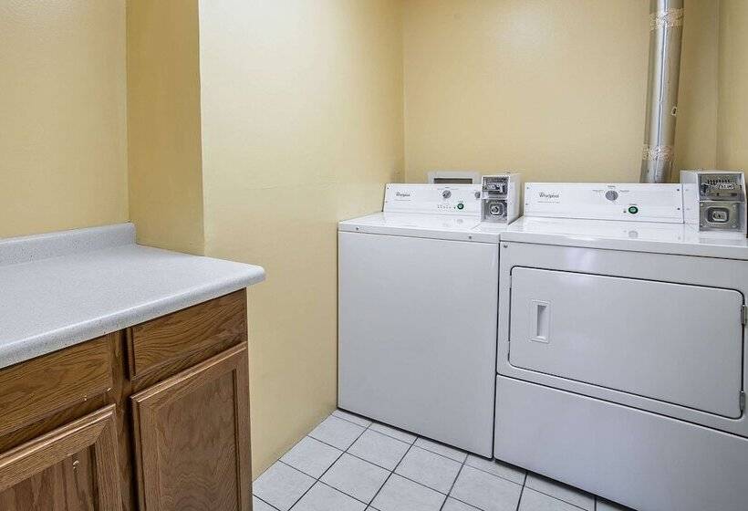 هتل Quality Inn & Suites Fillmore I15