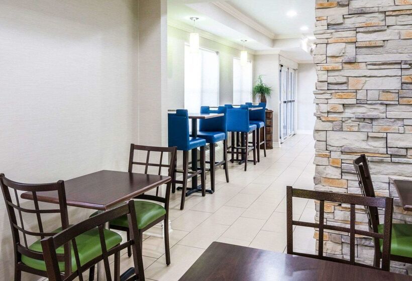 בית מלון כפרי Quality Inn & Suites