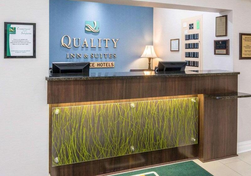 בית מלון כפרי Quality Inn & Suites