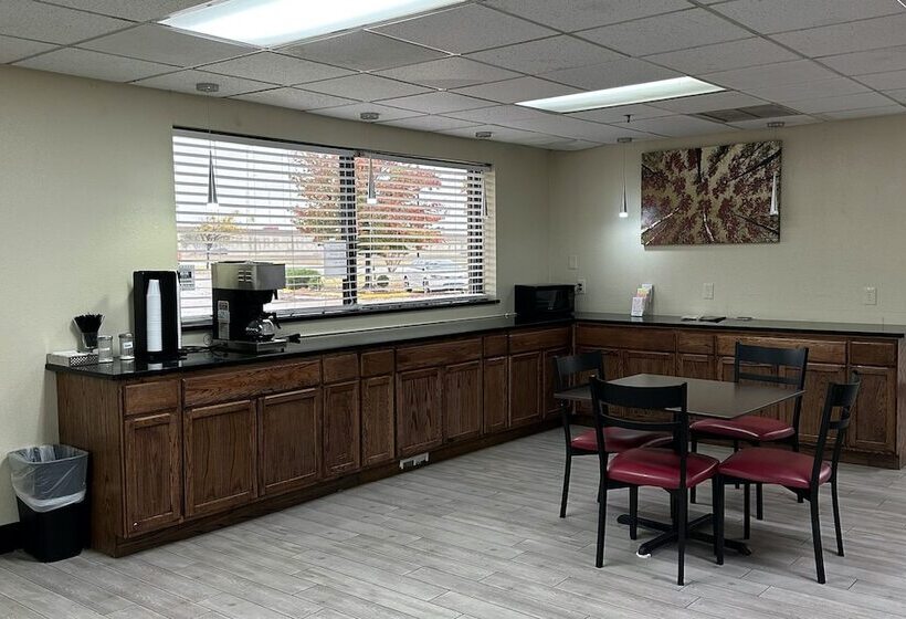 ホテル Red Roof Inn & Conference Center Wichita Airport