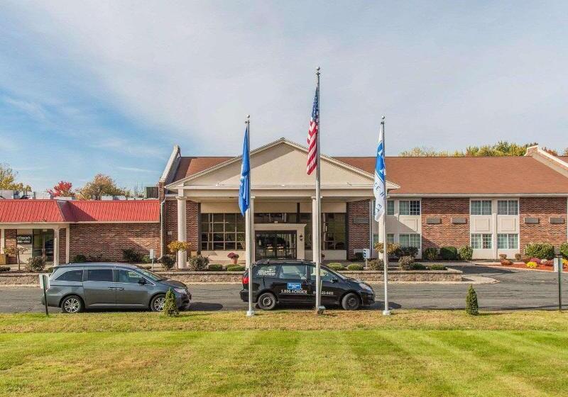 فندق Rodeway Inn & Suites