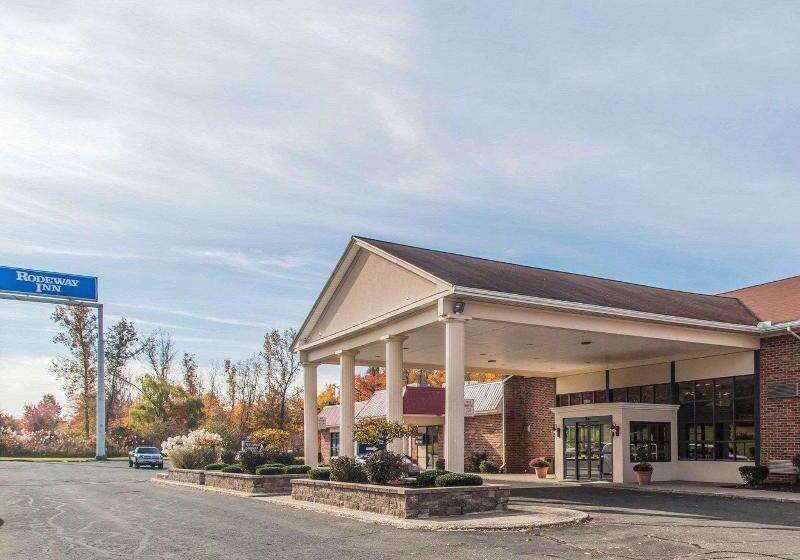 فندق Rodeway Inn & Suites