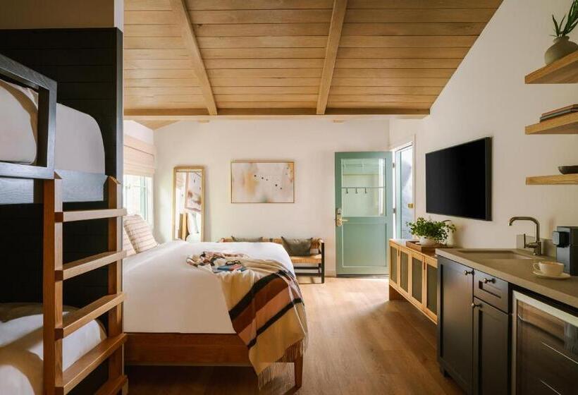 ホテル Sonder Woods Cove