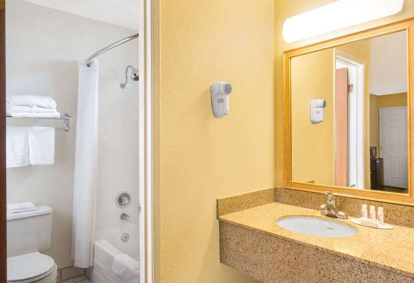 בית מלון כפרי Super 8 By Wyndham Corning