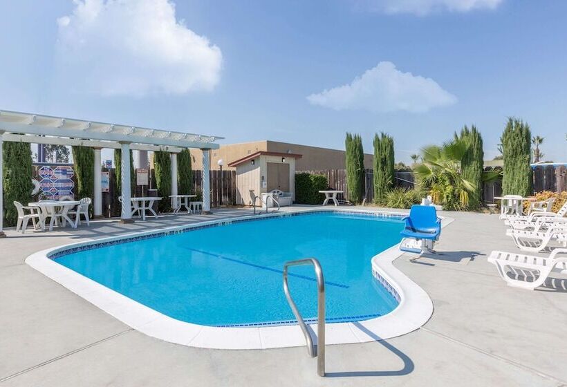 בית מלון כפרי Super 8 By Wyndham Corning