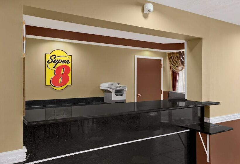 فندق Super 8 By Wyndham Fort Myers