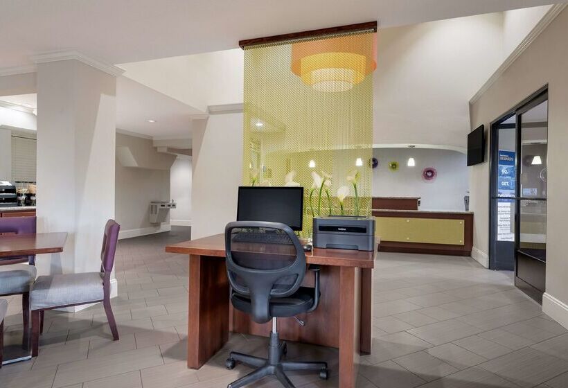 Surestay Hotel By Best Western Deer Park