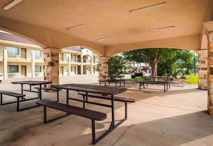 Surestay Hotel By Best Western Floresville
