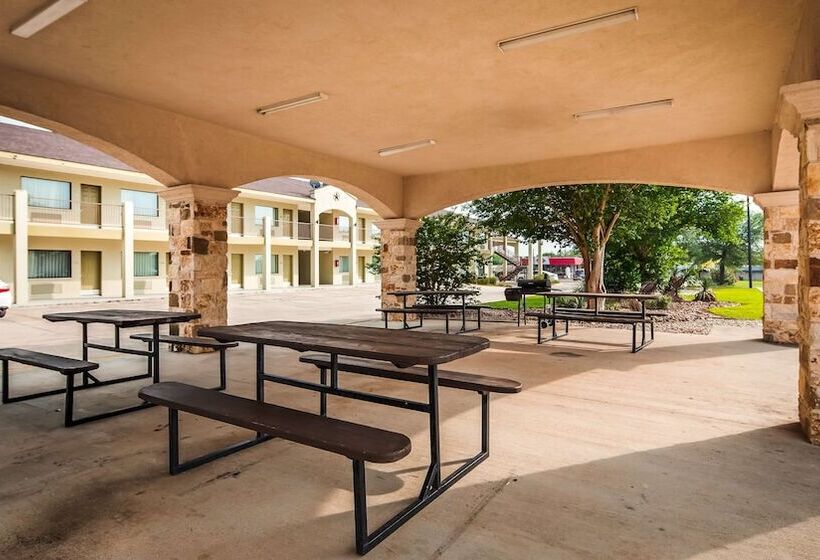 Surestay Hotel By Best Western Floresville