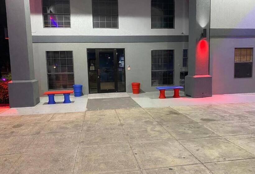 호텔 Texas Inn And Suites Raymondville