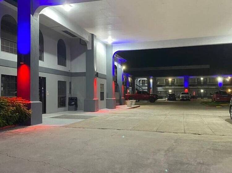 ホテル Texas Inn And Suites Raymondville