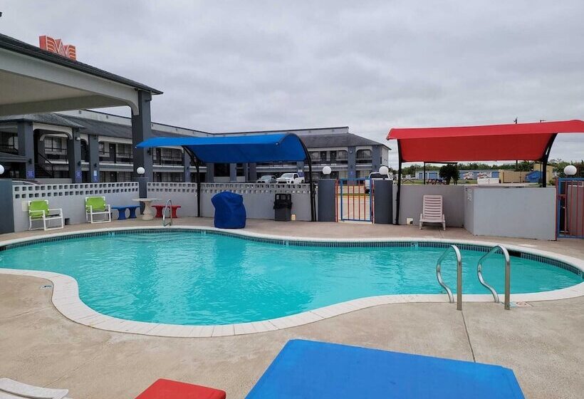 호텔 Texas Inn And Suites Raymondville