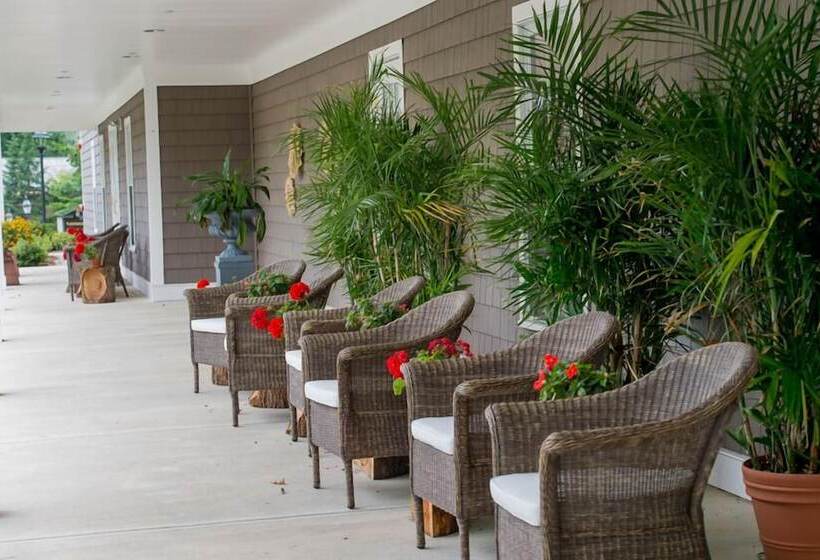 هتل The Grand At Bedford Village Inn