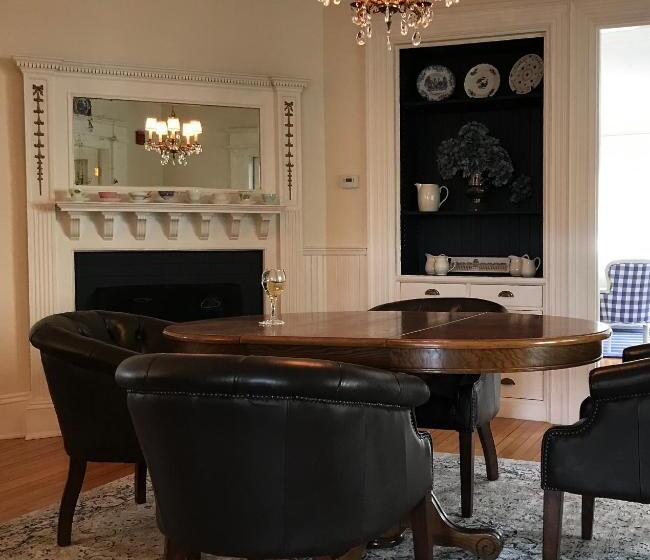 ホテル The Belmont Inn