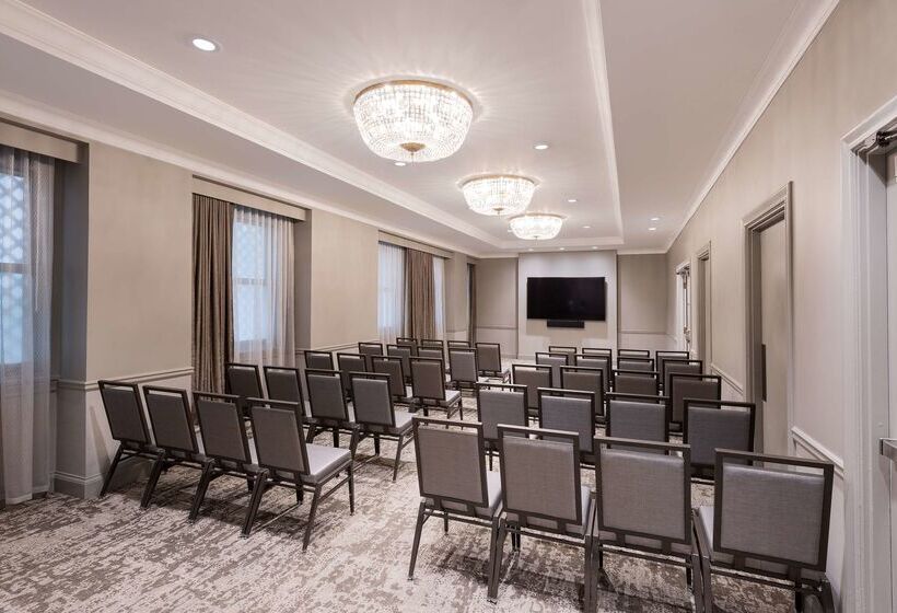 בית מלון כפרי The Benson Portland, Curio Collection By Hilton